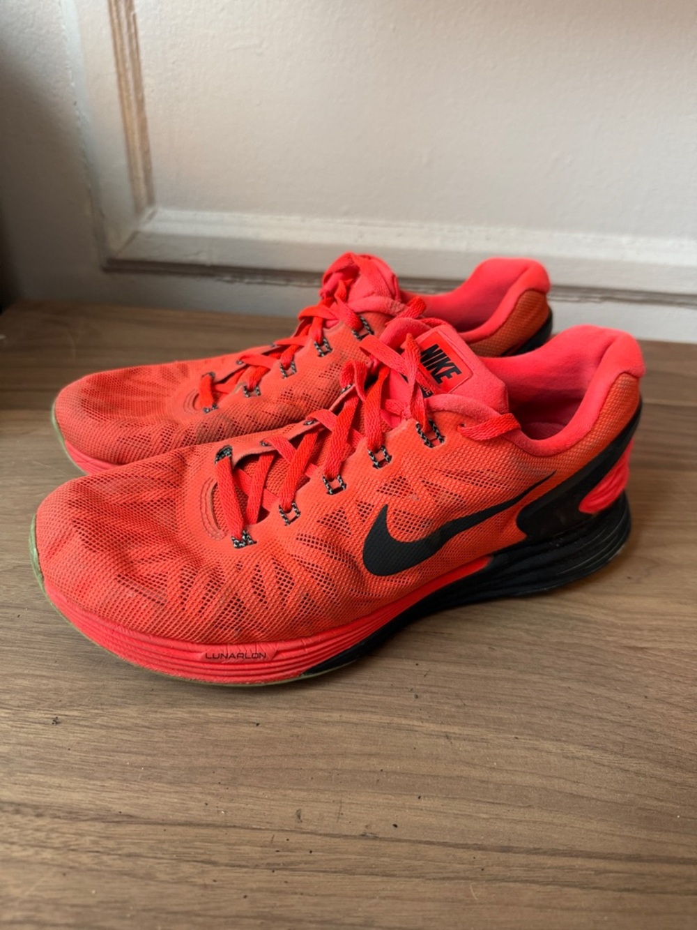 Nike Coral/Red  bright Running Sneakers with Black Swoosh lunarglide 6